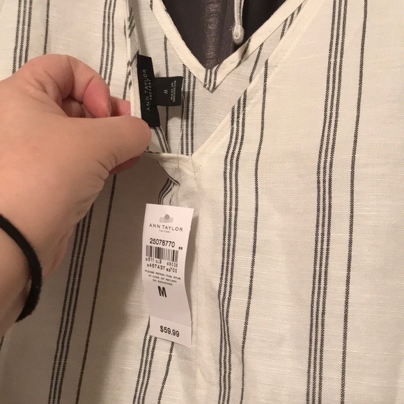 Ann Taylor Top Size Medium NWT - Picture 3 of 3